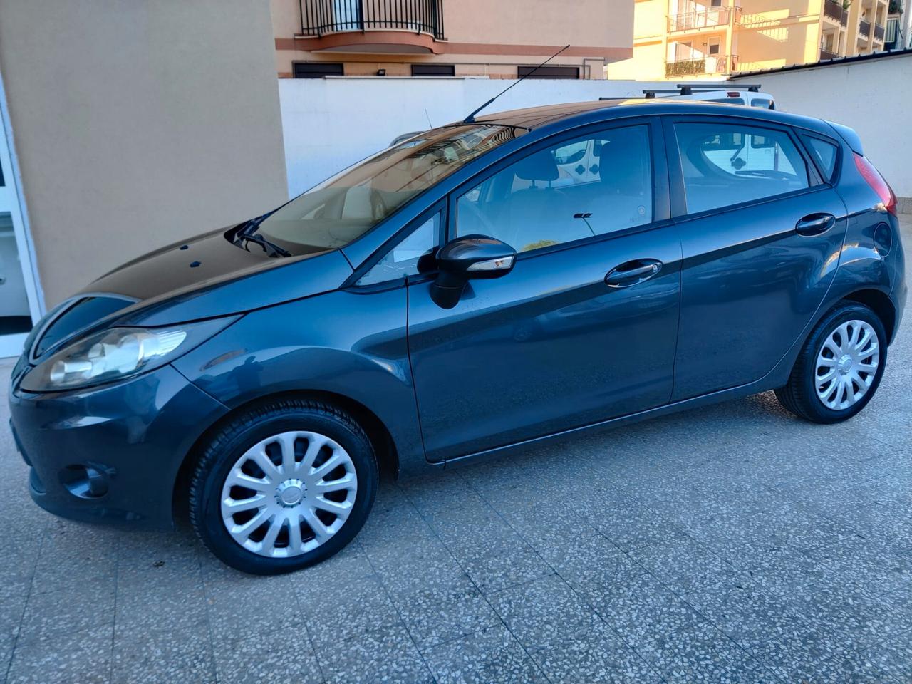 Ford Fiesta 1.4 5 porte Bz.- GPL Titanium