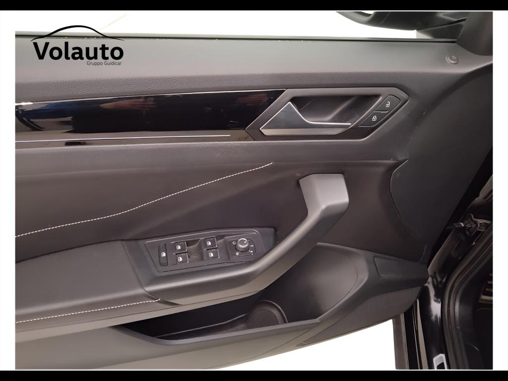 VOLKSWAGEN T-Roc I 2022 - T-Roc 1.0 tsi R-Line 110cv