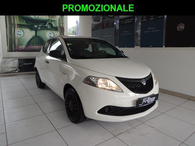 LANCIA Ypsilon 1.0 FireFly 5 porte S&S Hybrid Ecochic Silver