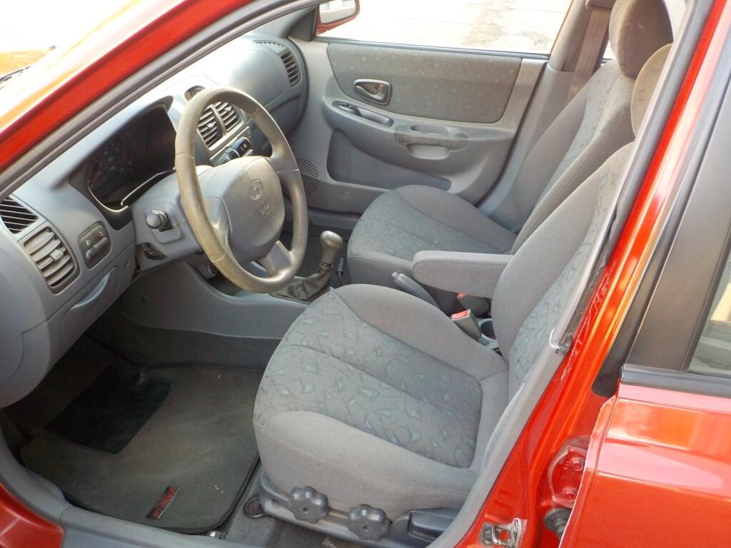 Hyundai Accent 1.3i 12V cat 5 porte GLS Max