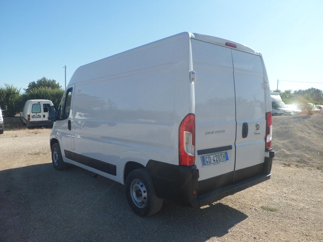 Fiat Ducato furgone medio alto