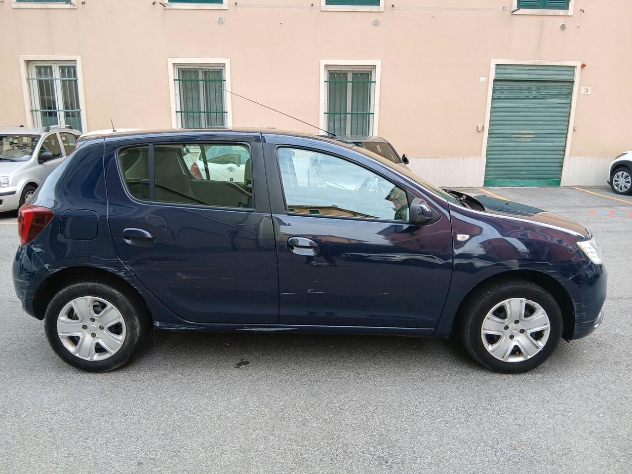 Dacia Sandero CON SOLI 18000 KM