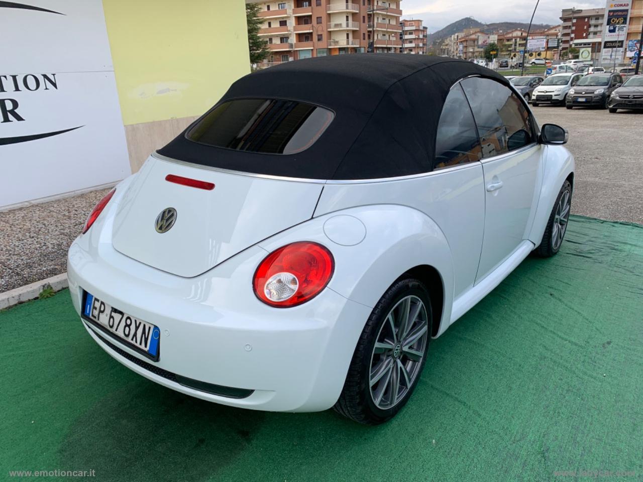 VOLKSWAGEN New Beetle 1.6 Cabrio - 2003