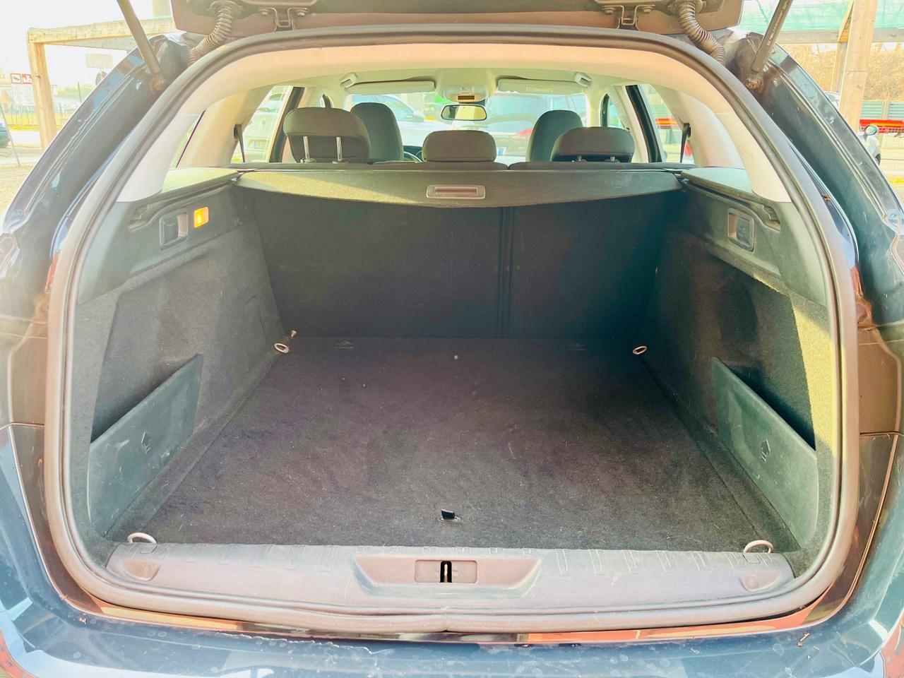 Peugeot 308 station wagon 1.6cc 99cv HDI