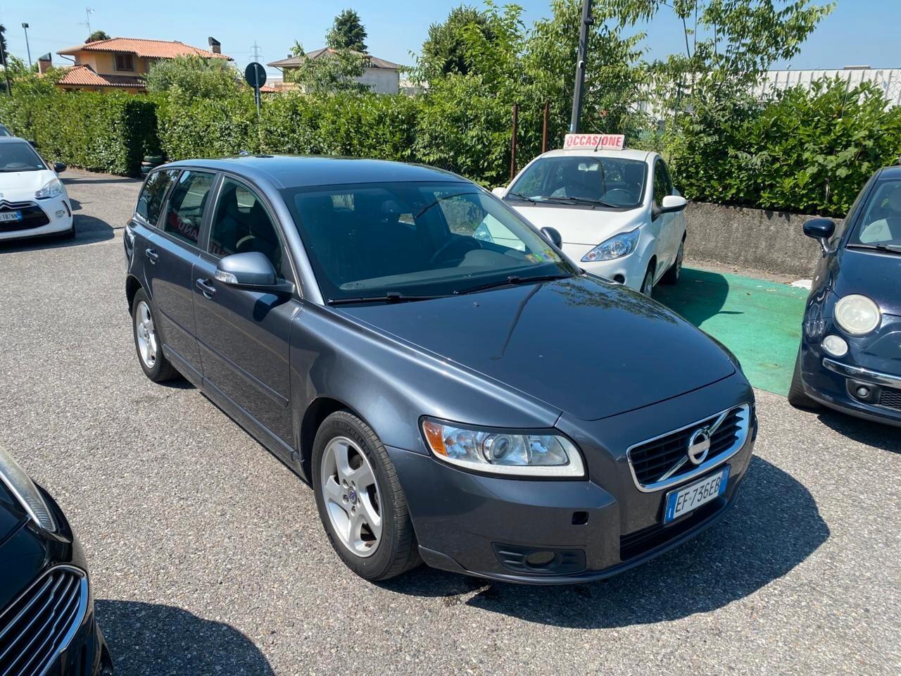 Volvo V60 DRIVe R-design