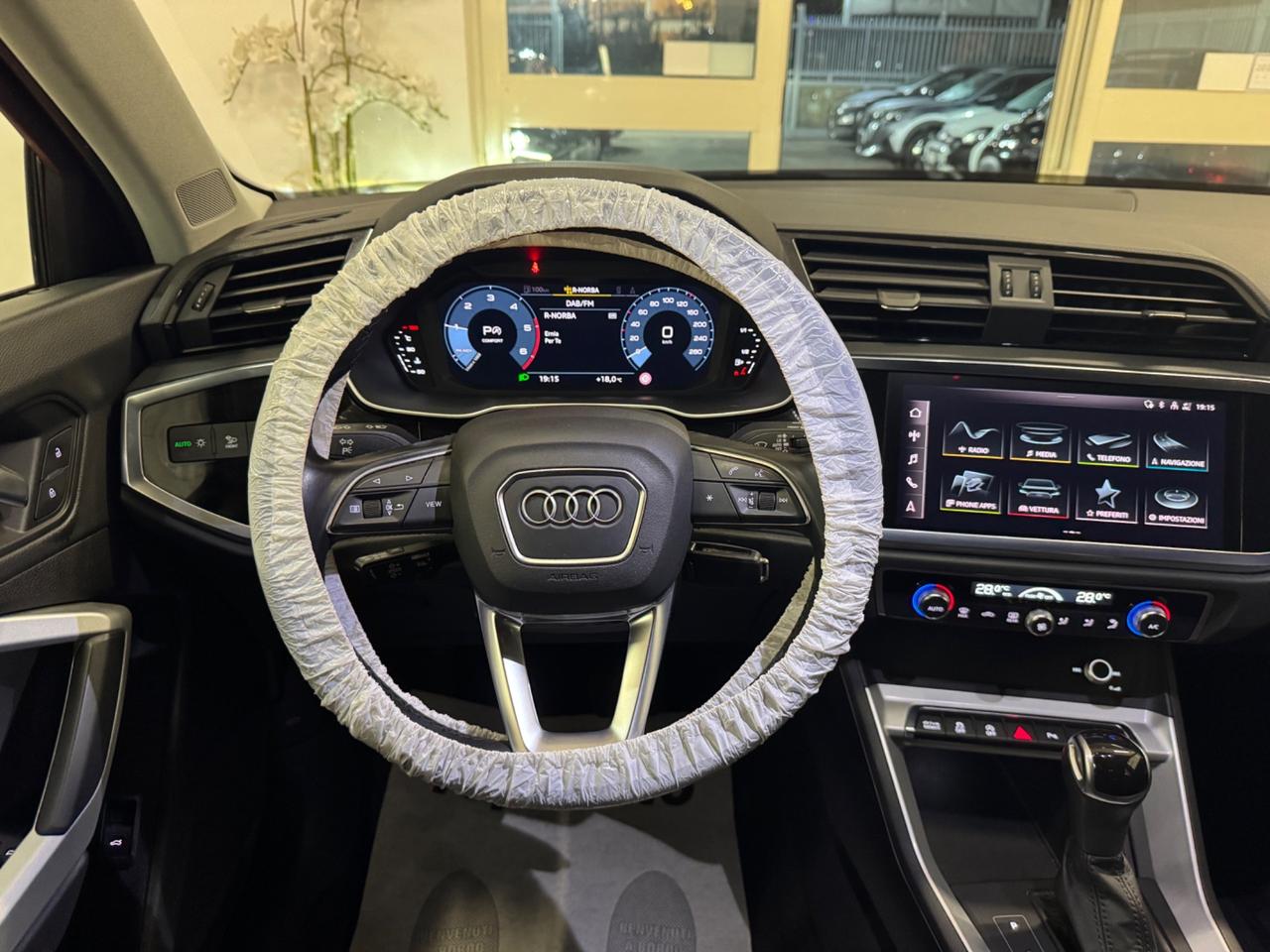 AUDI Q3 SPB 35 TDI S TRONIC IDENTITY BLACK - MY21