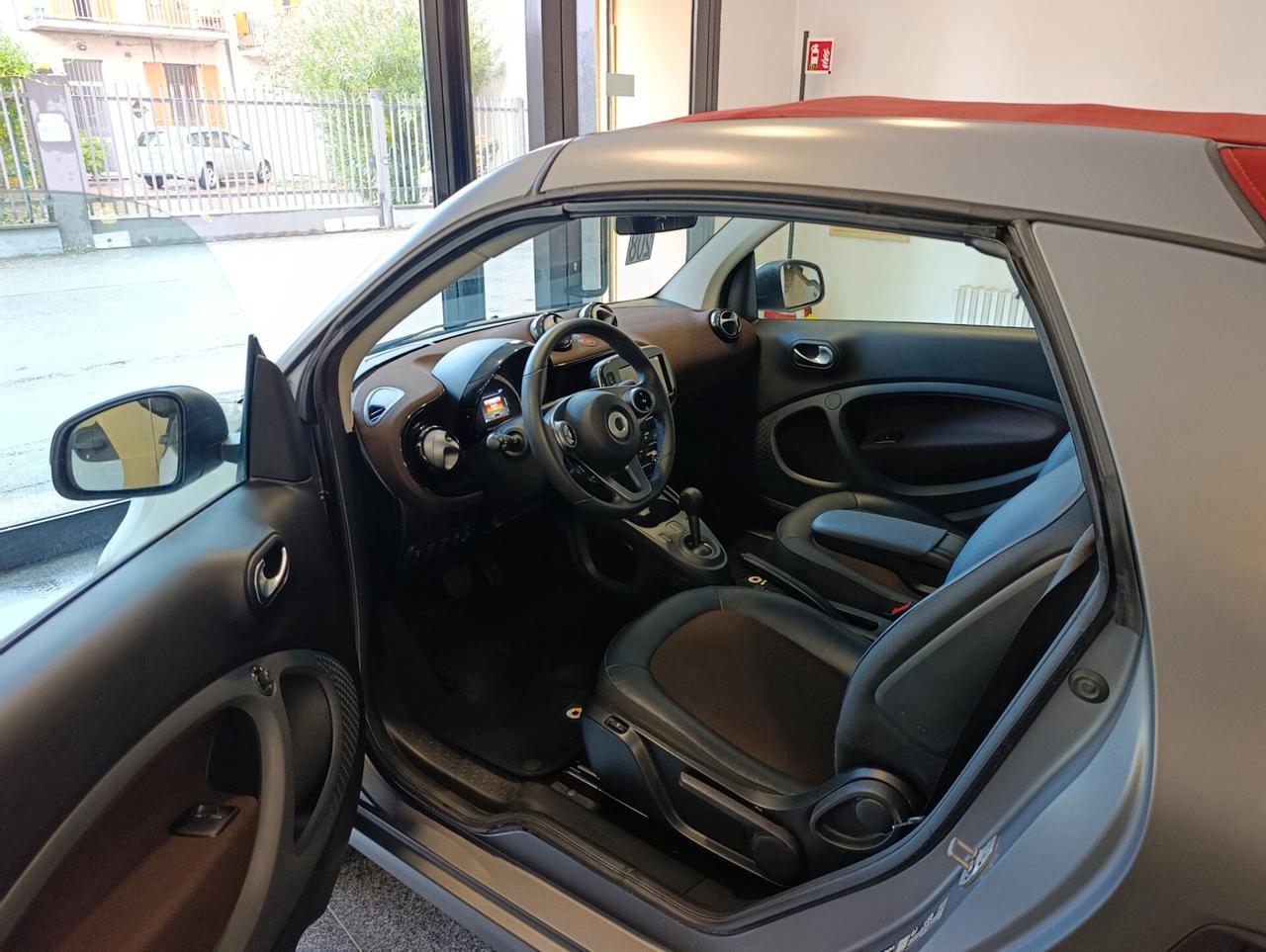 Smart ForTwo 70 1.0 twinamic cabrio Perfect capote Rossa