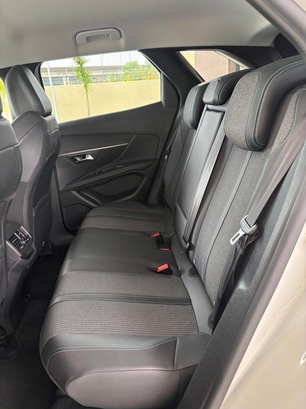 Peugeot 3008 BlueHDi 130 S&S Allure