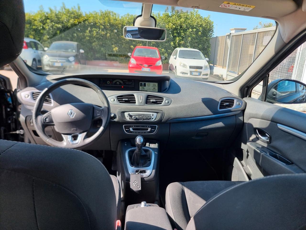 Renault Scenic Scénic XMod dCi 110 CV EDC Limited