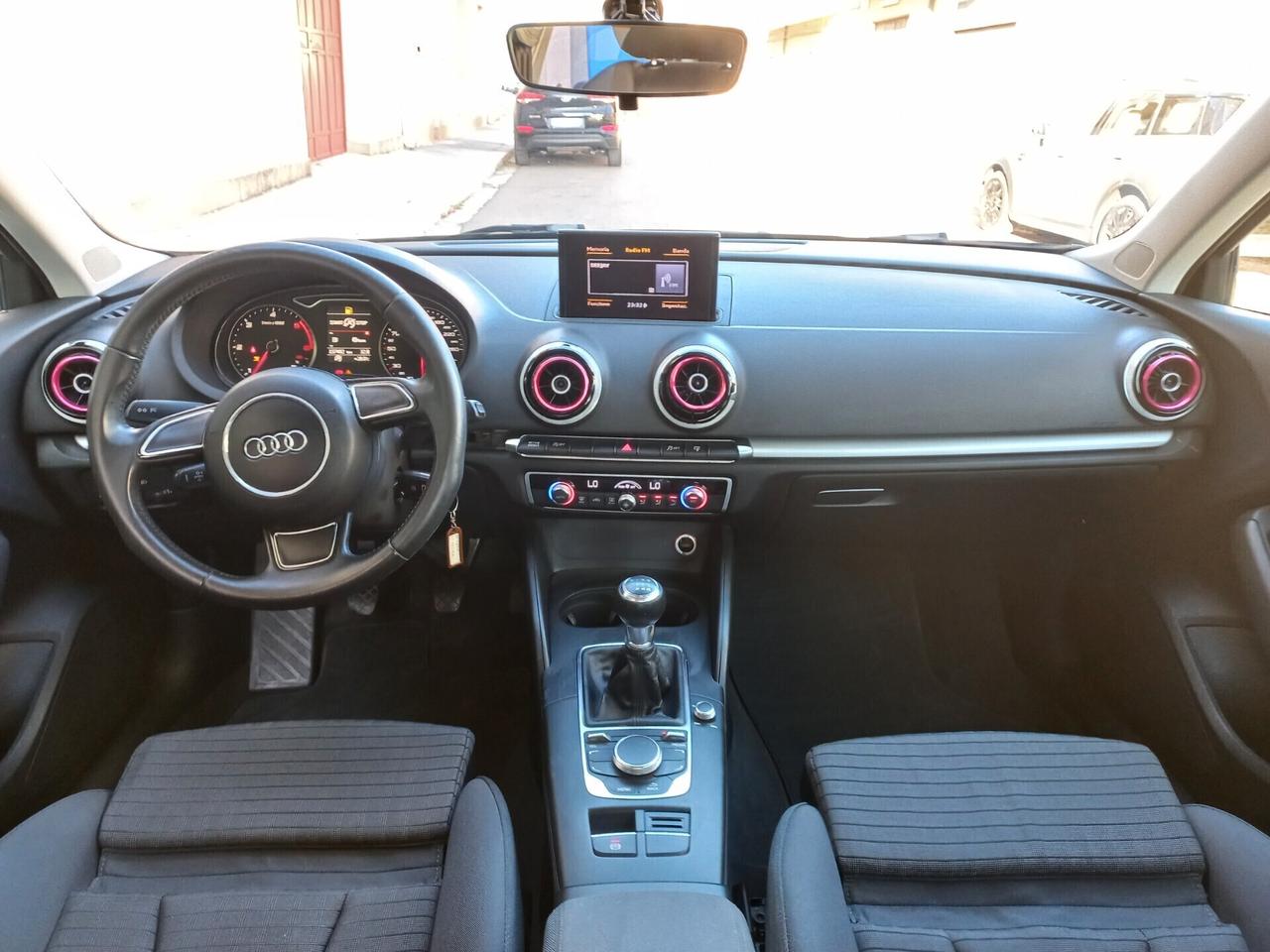 Audi A3 SPB 1.6 TDI clean diesel Attraction