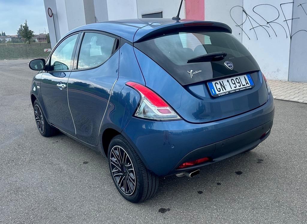 Lancia Ypsilon 1.2 69 CV 5 porte GPL Gold