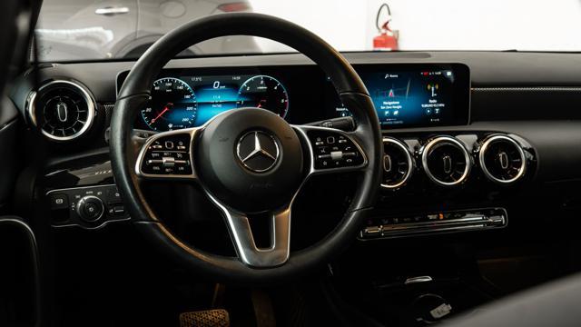 MERCEDES-BENZ A 180 d Auto IVA NEOPATENTATI PERFETTA