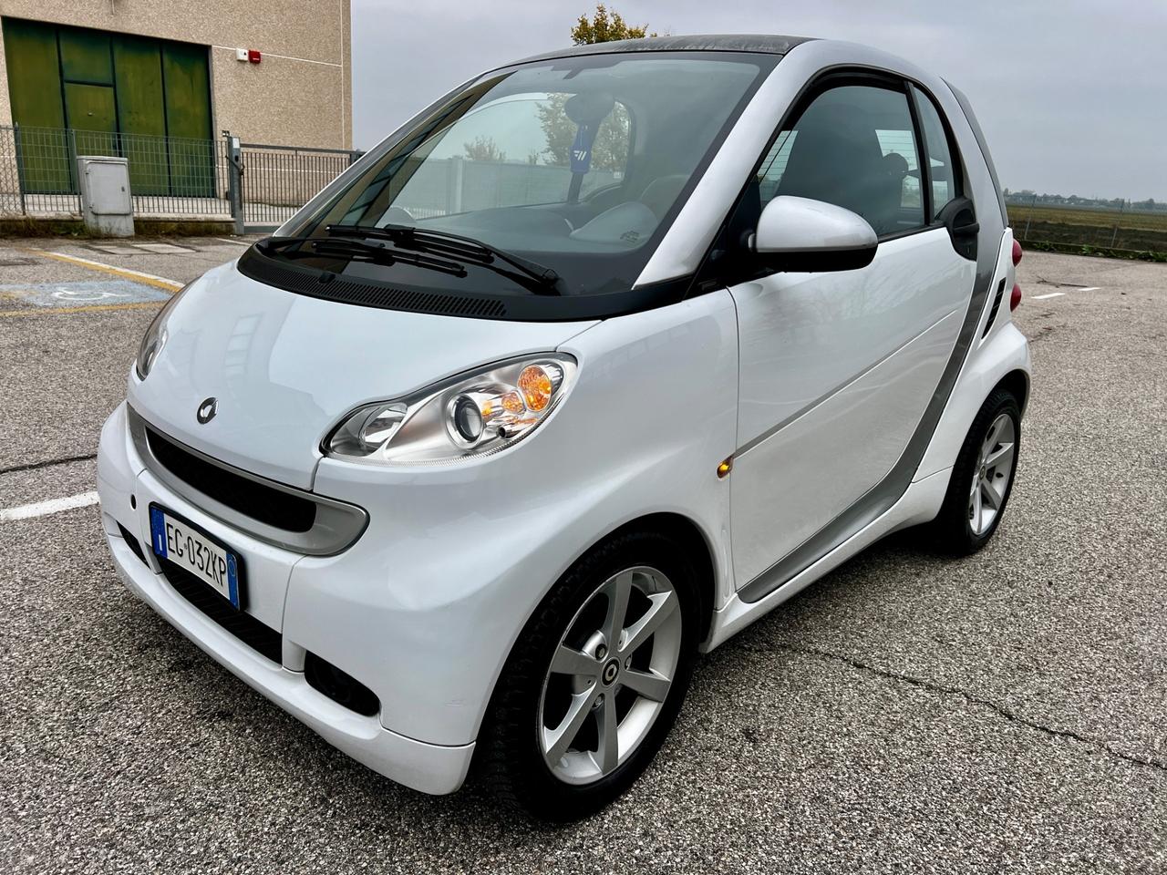 Smart ForTwo 1000 52 kW coupé passion
