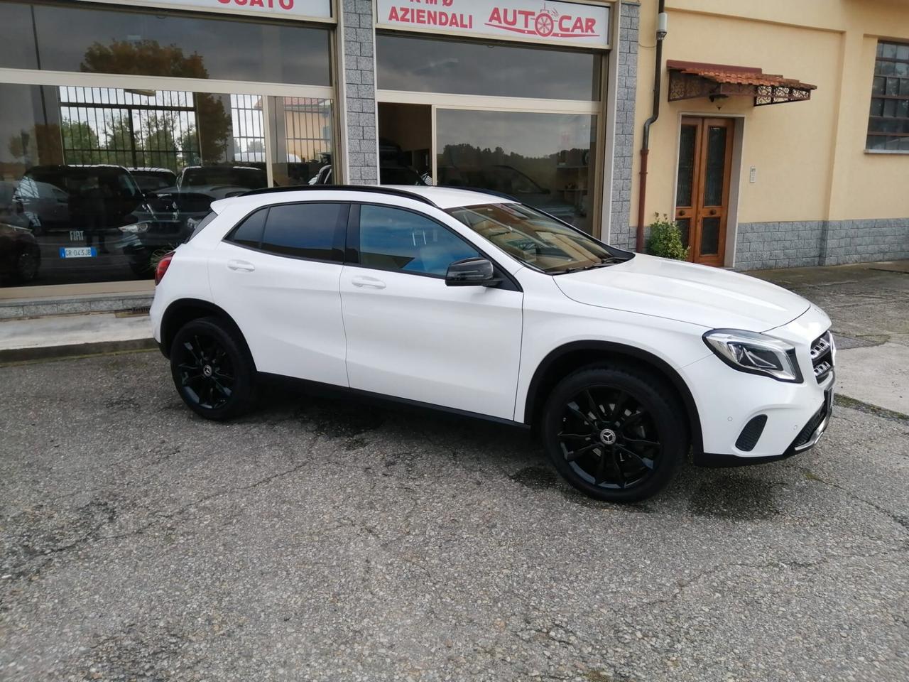 Mercedes-benz GLA 200 d Automatic Premium NIGHT EDITION