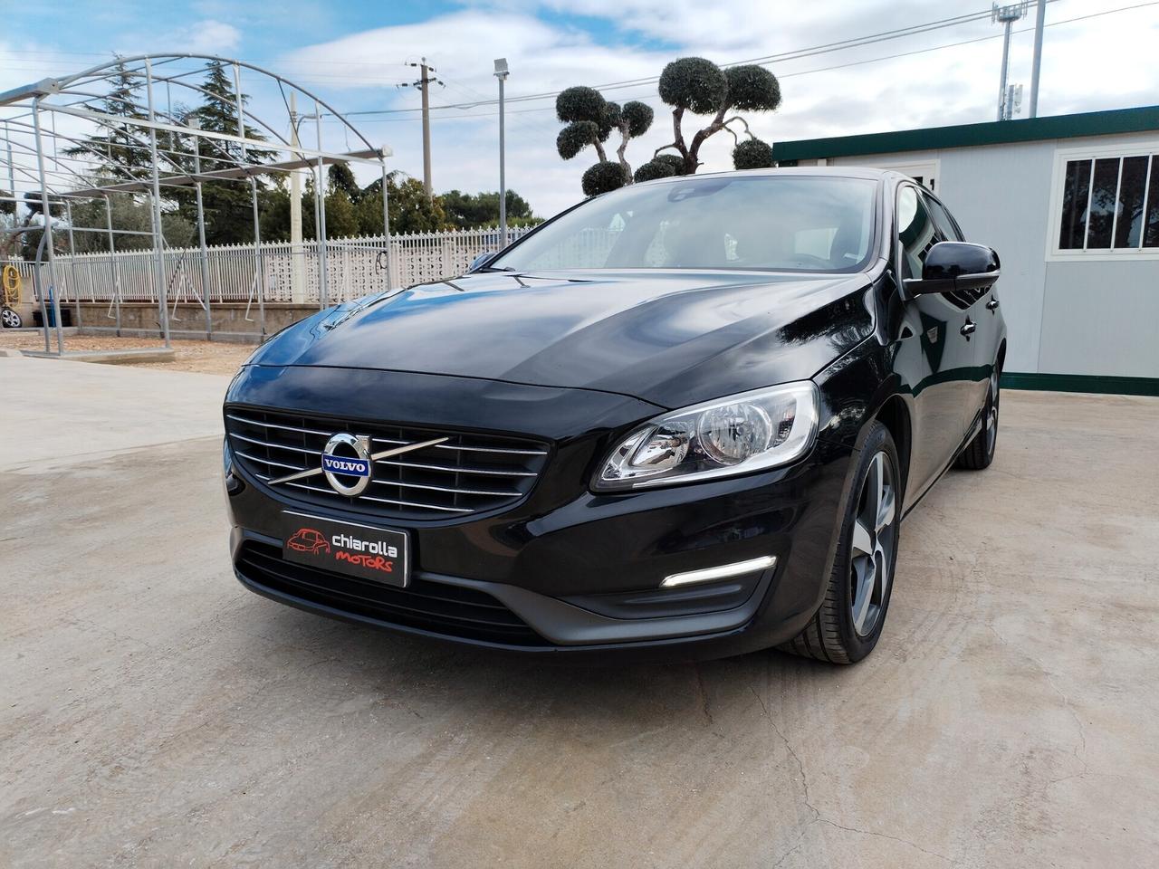 Volvo V60 D2 1.6 D R-design Momentum