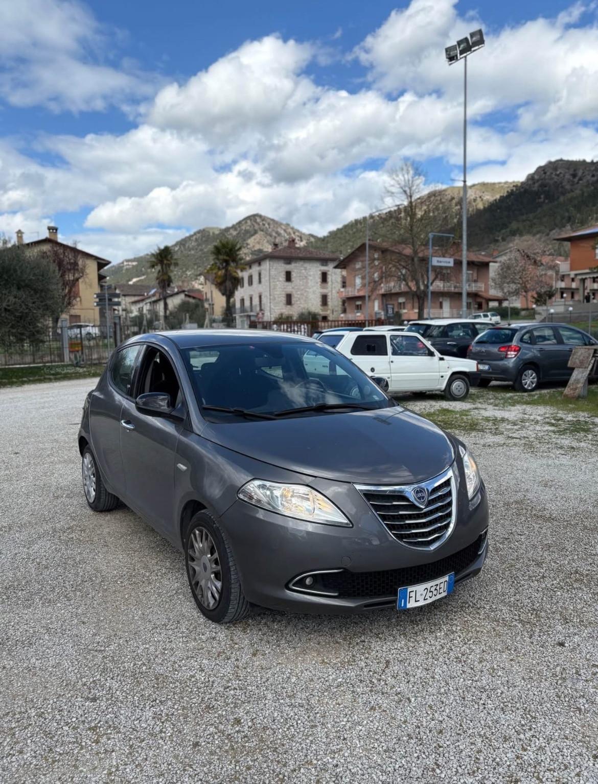 Lancia Ypsilon 1.3 Multijet PERFETTA NEOPATENTATI