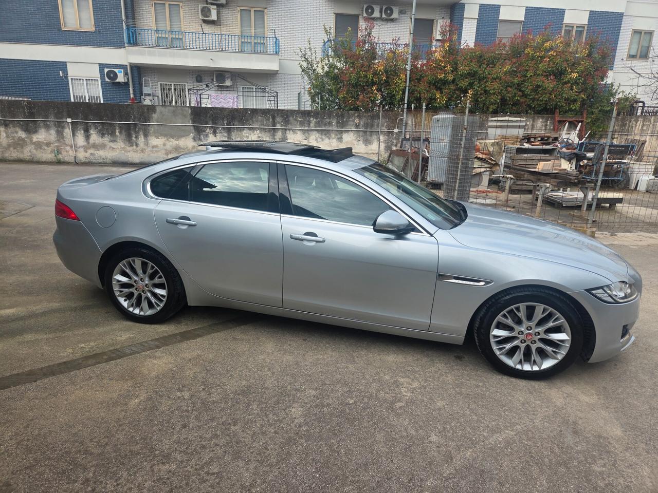 Jaguar XF 2.0 D 180 CV aut. Portfolio