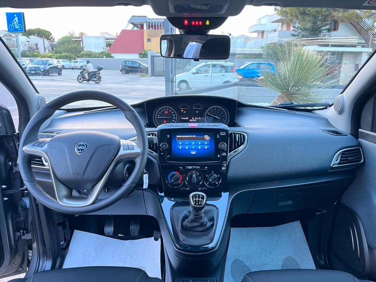 Lancia Ypsilon 1.0 FireFly 5 porte S&S Hybrid Gold