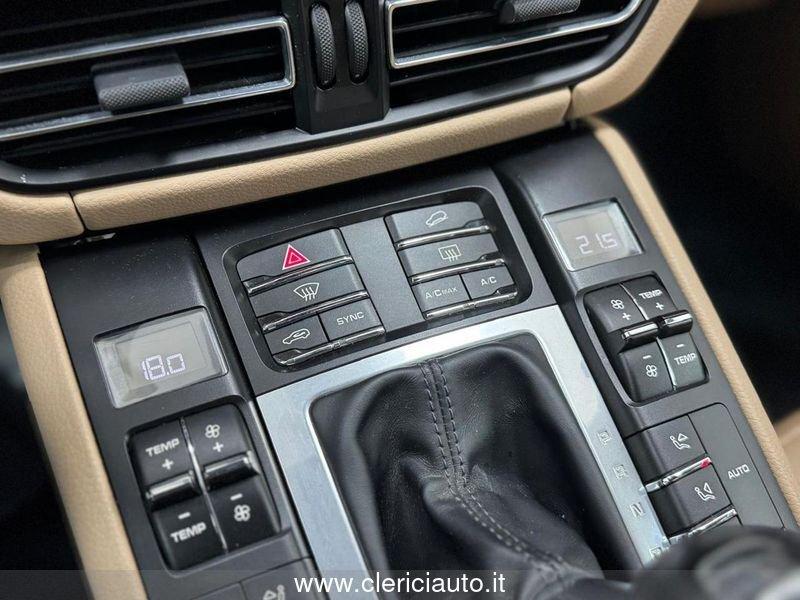 Porsche Macan 2.0 (TETTO)