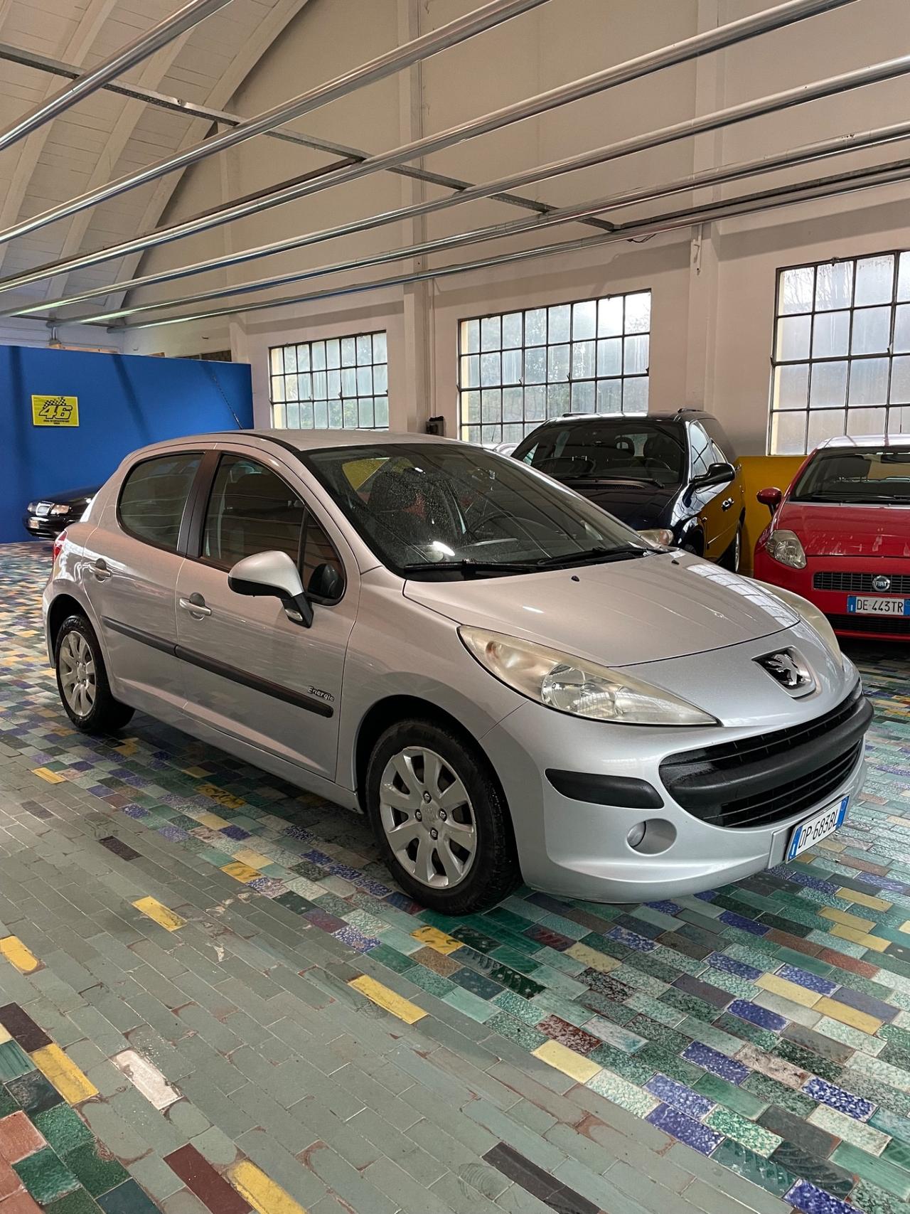 Peugeot 207 1.4 8V 75CV 5p. X Line