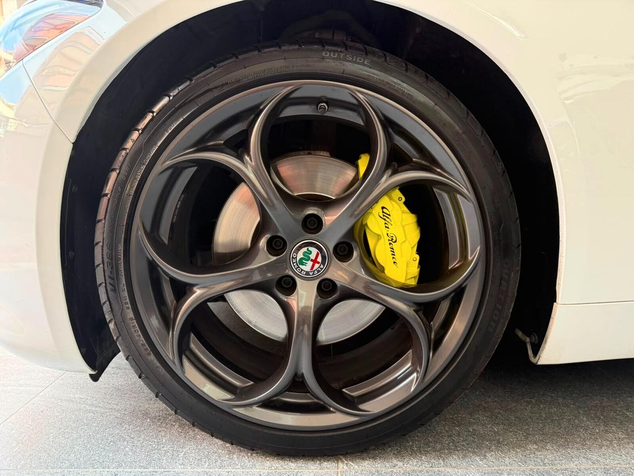 Alfa Romeo Giulia 2.2 Turbodiesel 210 CV AT8 AWD Q4 Veloce