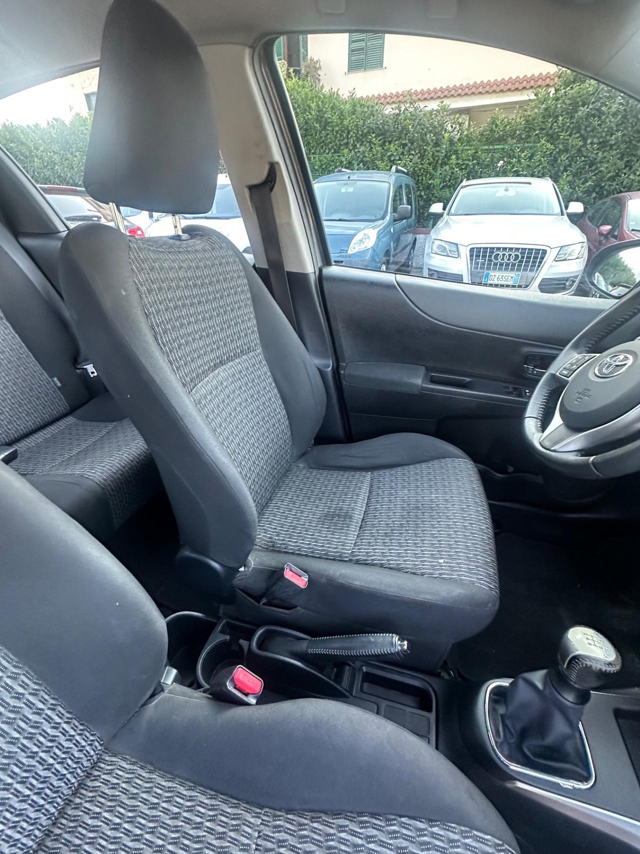 Toyota Yaris 1.0 5 porte Lounge