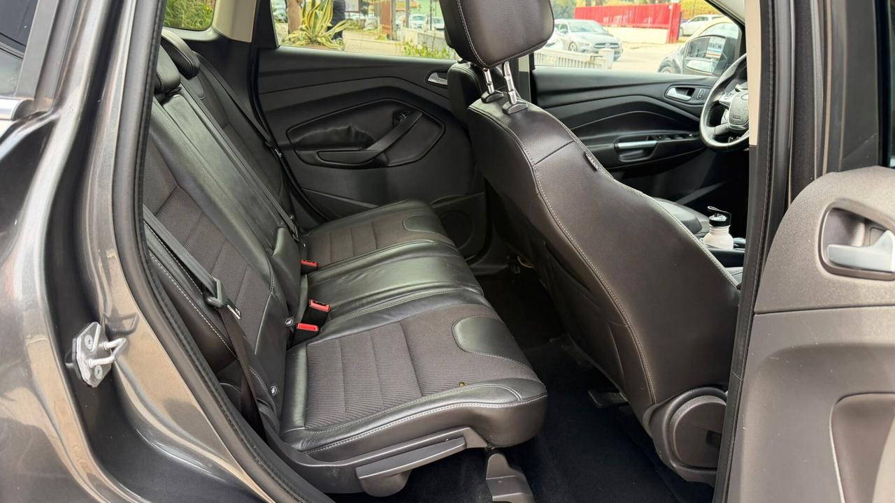 Ford Kuga 2.0 TDCI 163 CV 4WD Powershift Titanium