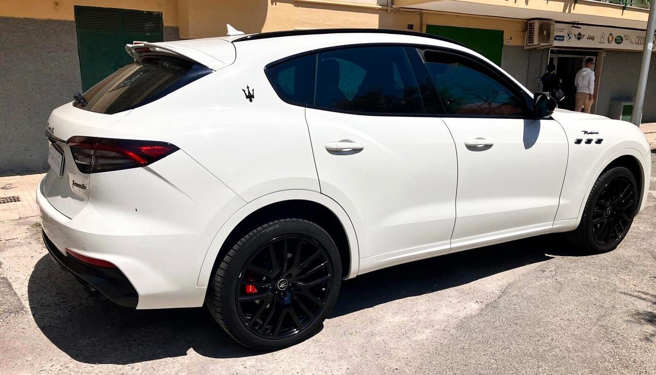 Maserati Levante V6 350 CV AWD Modena UFF ITA unipro cert Maserati