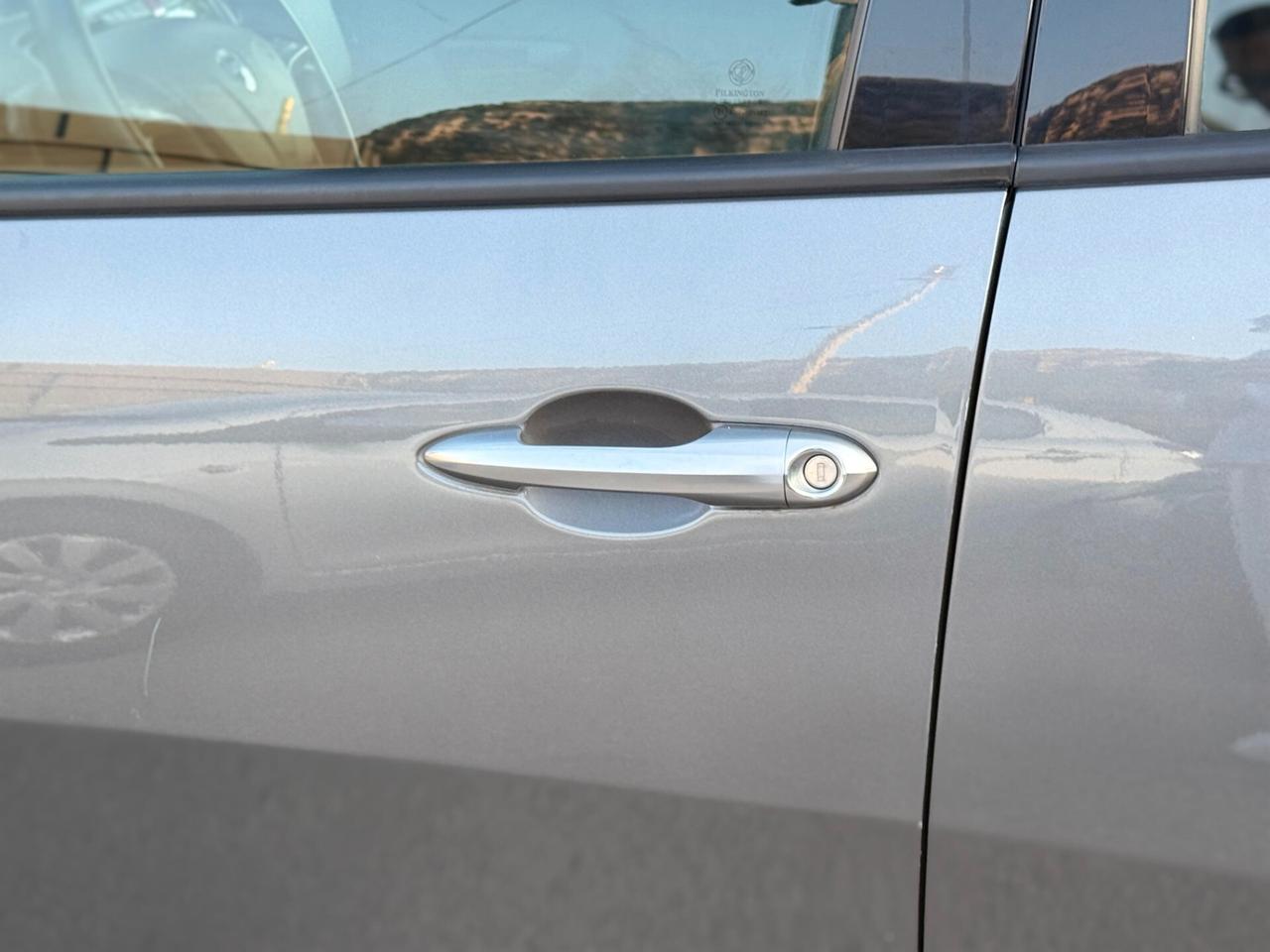 Lancia Ypsilon 1.0 FireFly S&S Hybrid Ecochic Silver