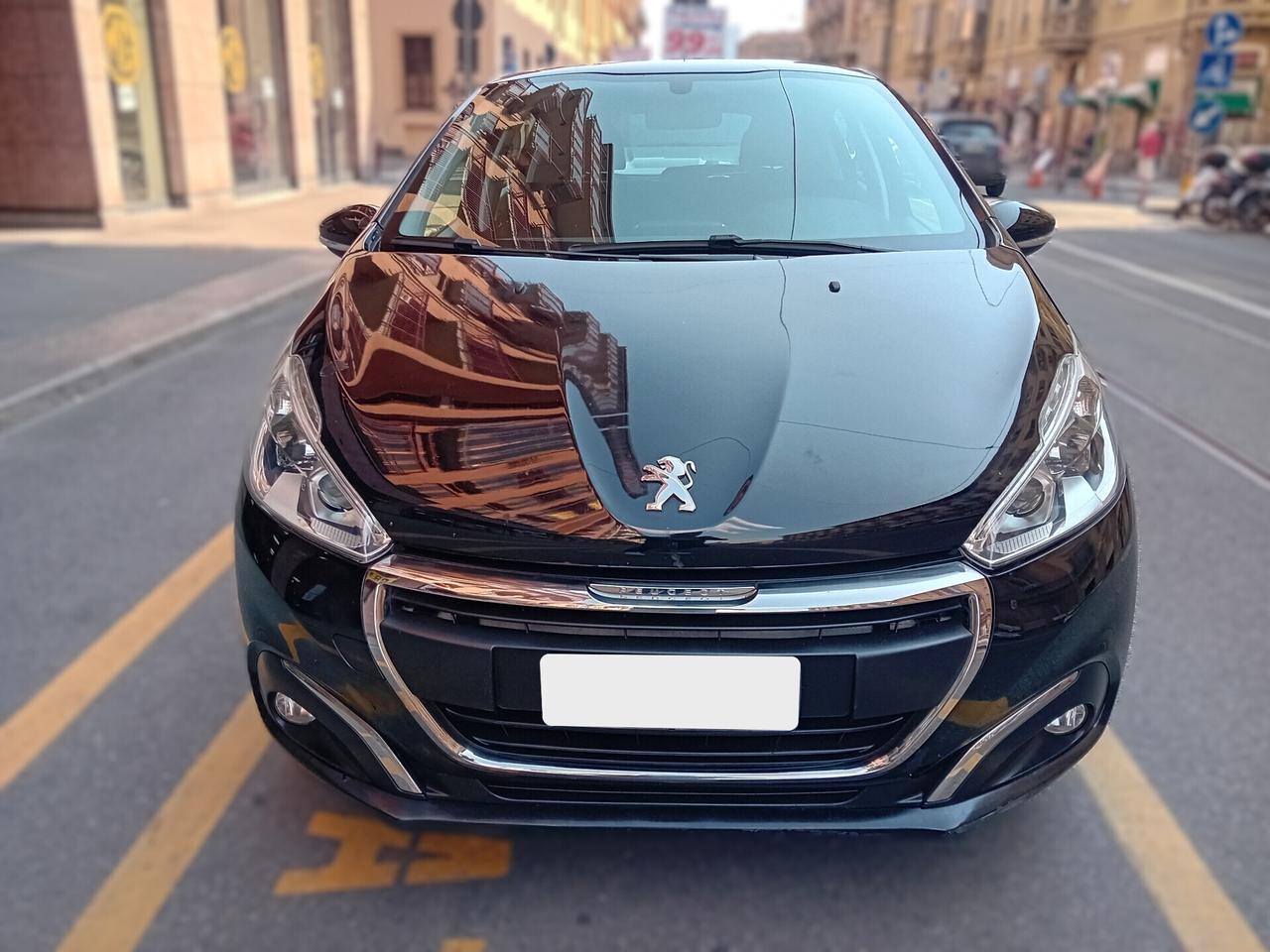 Peugeot 208 - APERTI AD AGOSTO