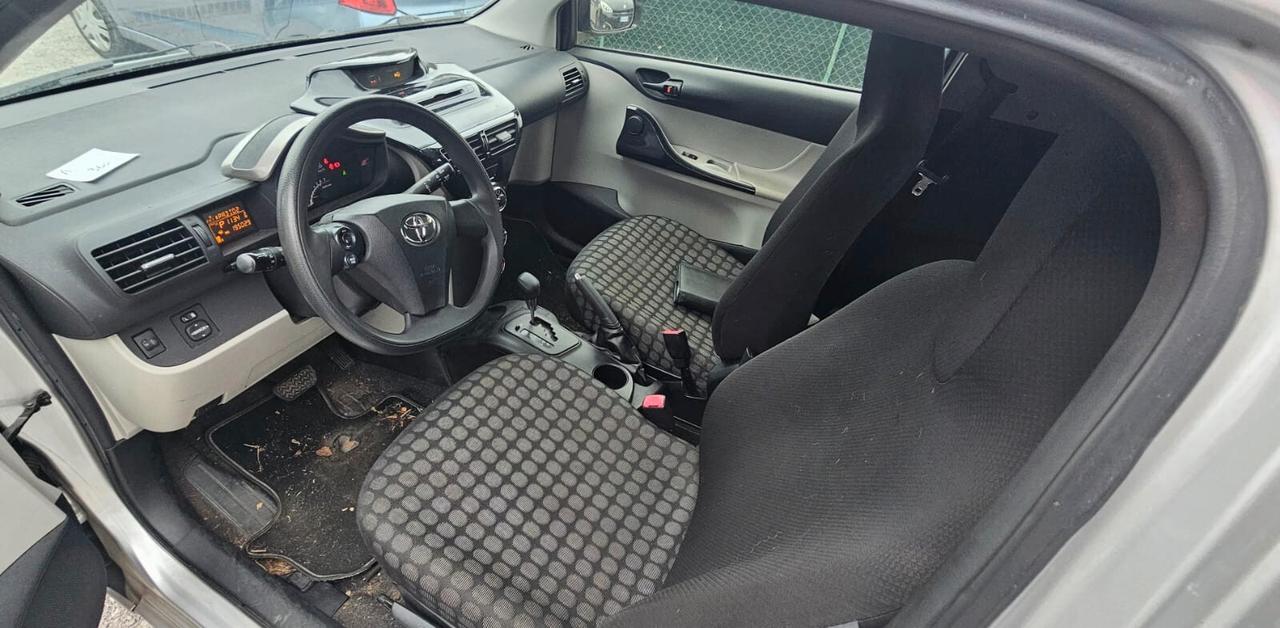 Toyota iQ 1.0 CVT Lounge