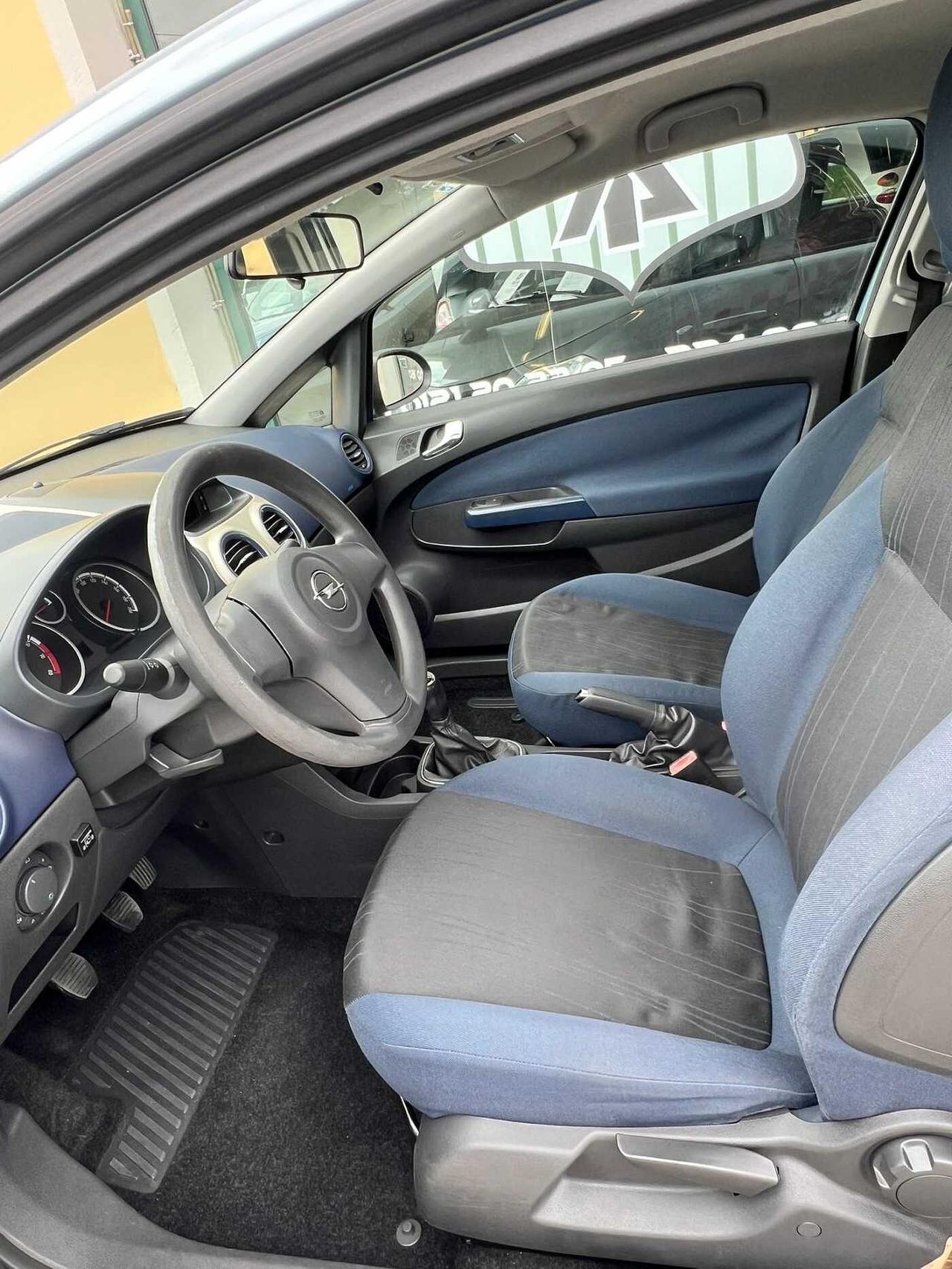 Opel Corsa 1.2 3 porte Club