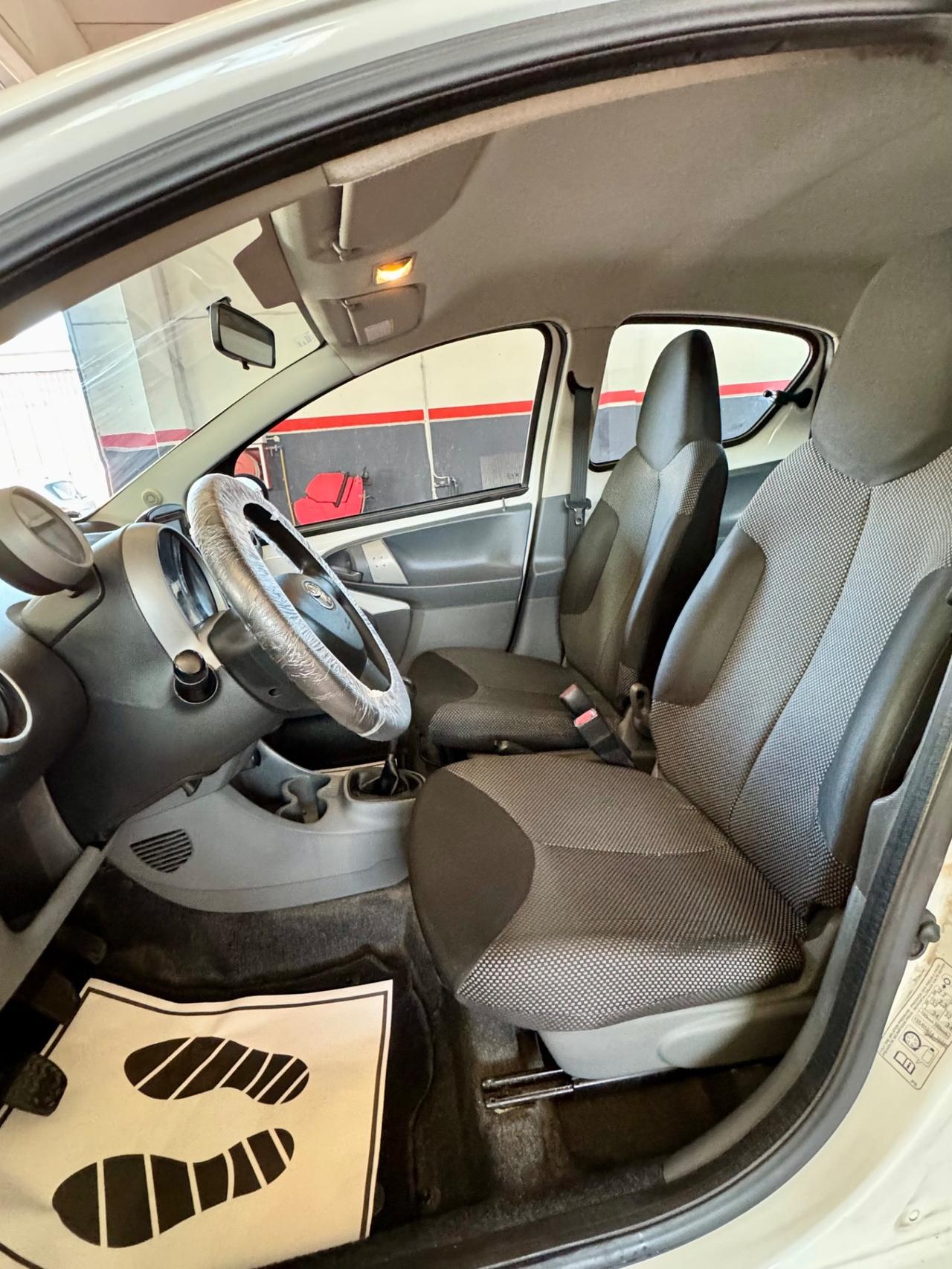 Toyota Aygo 1.0 12V VVT-i 5 porte Lounge Connect