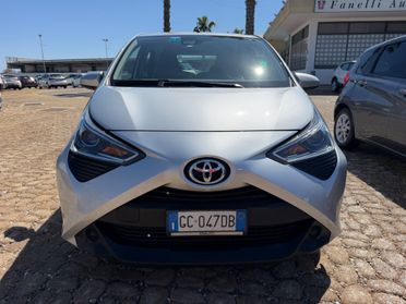 Toyota Aygo Connect 1.0 VVT-i 72 CV 5 porte x-play MMT