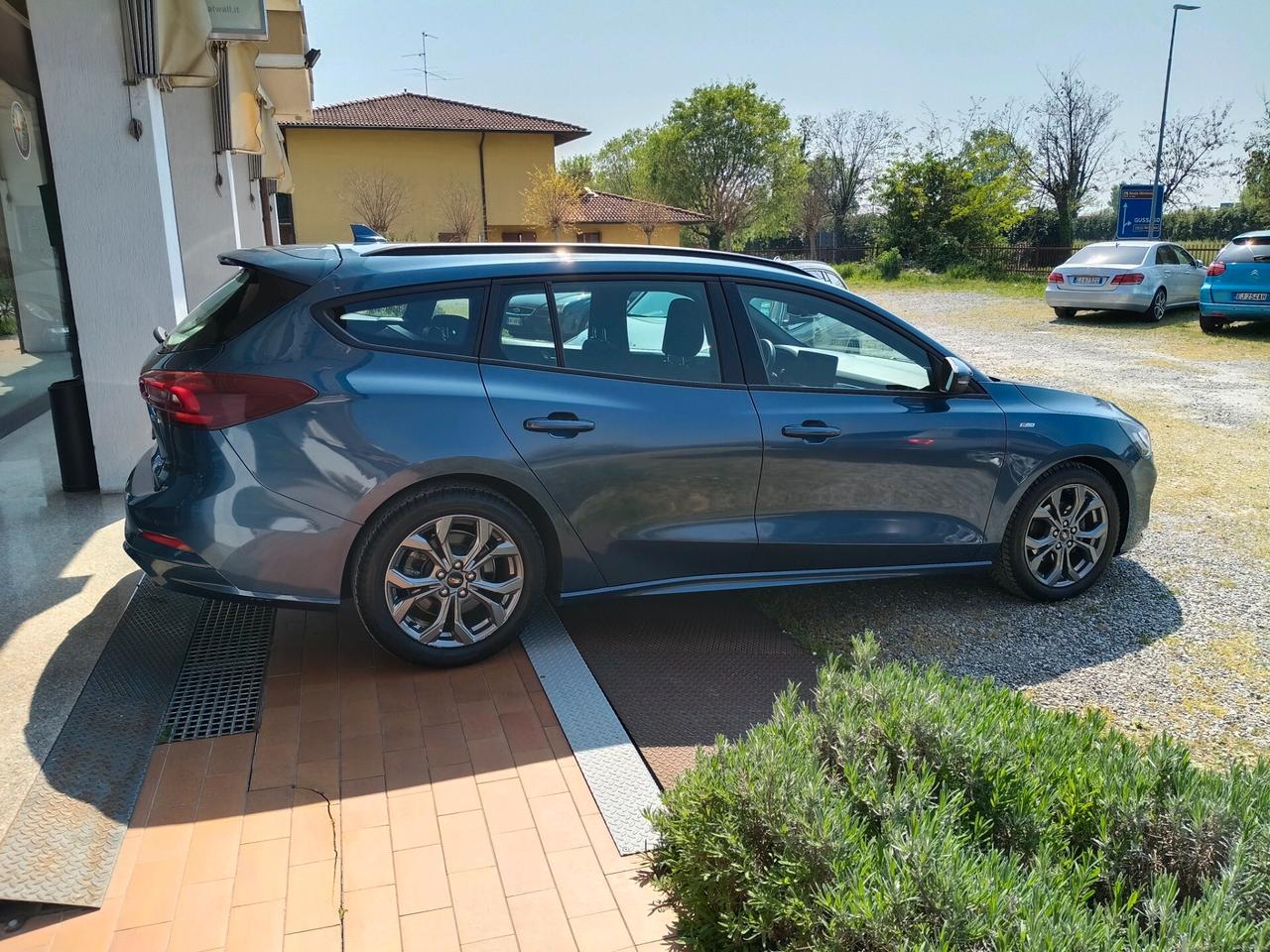 Ford Focus 1.0 EcoBoost Hybrid 125 CV SW AUTO ST-Line