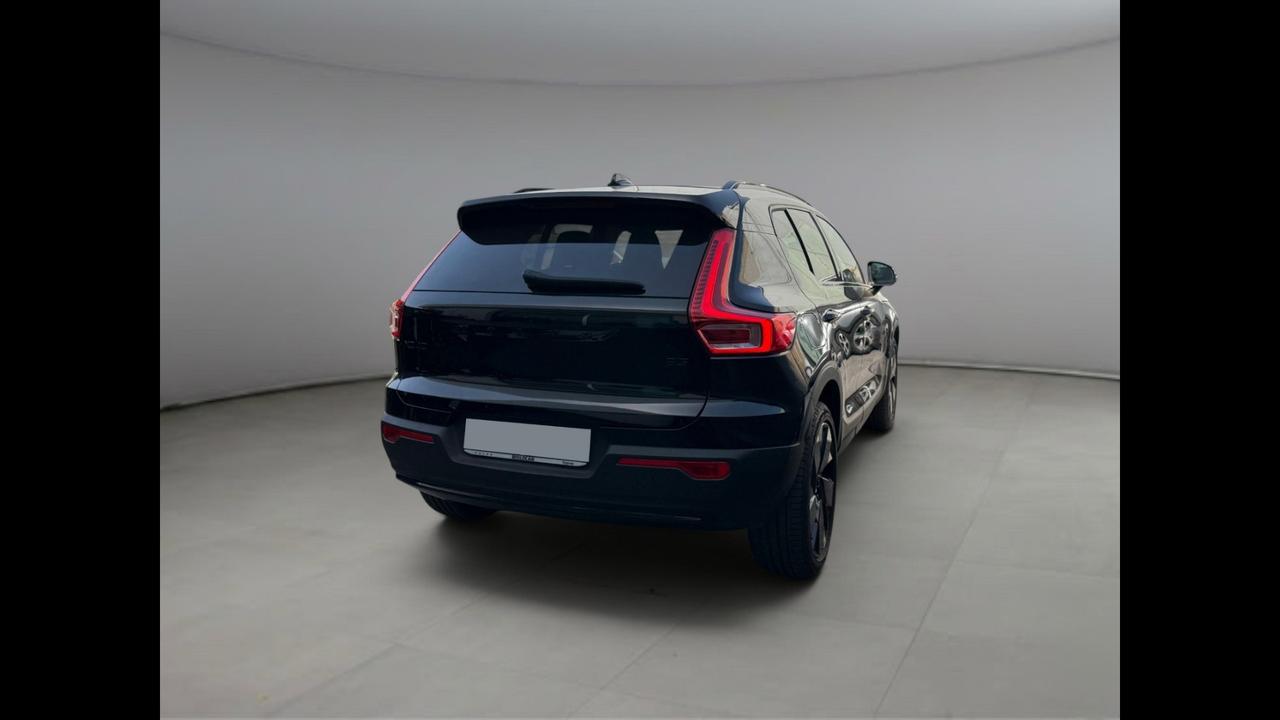 VOLVO XC40 Plus Black Edition B3 AUT