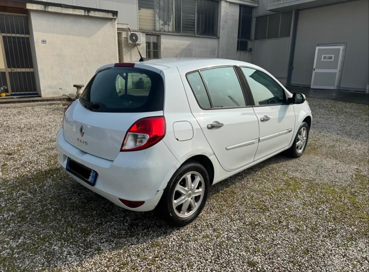 Renault Clio 1.2 16V 5 porte Luxe