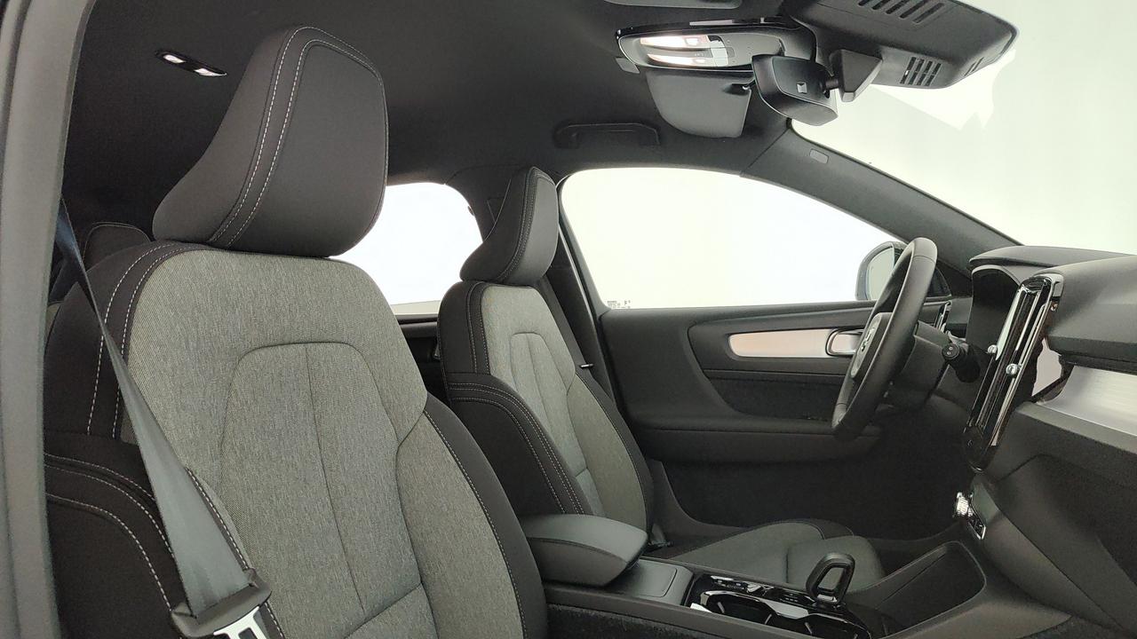 VOLVO XC40 2.0 b3 Plus Dark auto