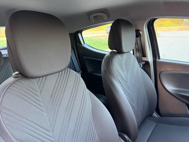 LANCIA Ypsilon HYBRID GOLD+NAVI+SENSORI PARK+5 POSTI