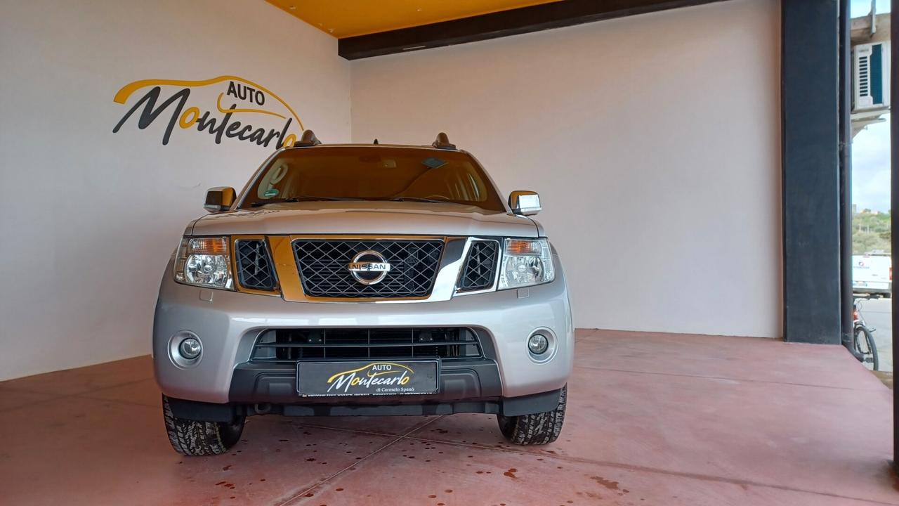 Nissan Navara 2.5 dCi 190CV 4 porte Double Cab LE