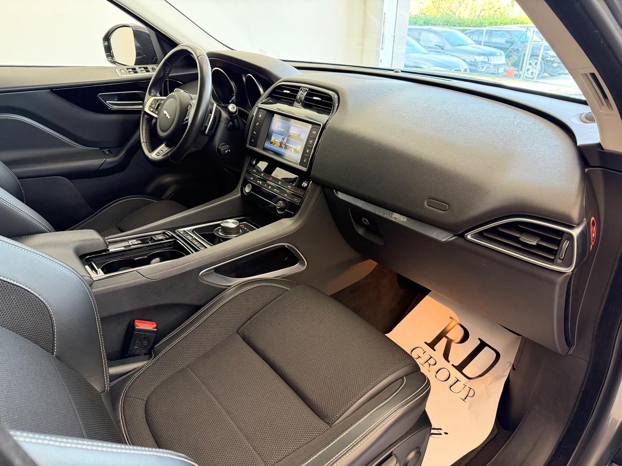 Jaguar F-Pace 2.0d I4 R-Sport awd 240cv automatica iva Esposta