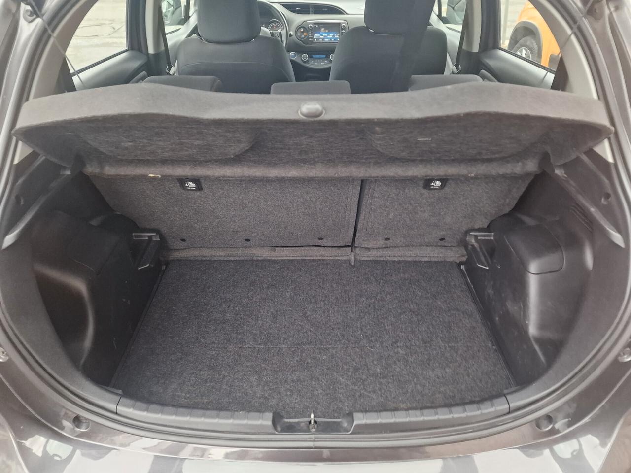 Toyota Yaris 1.5 Hybrid 5 porte Lounge