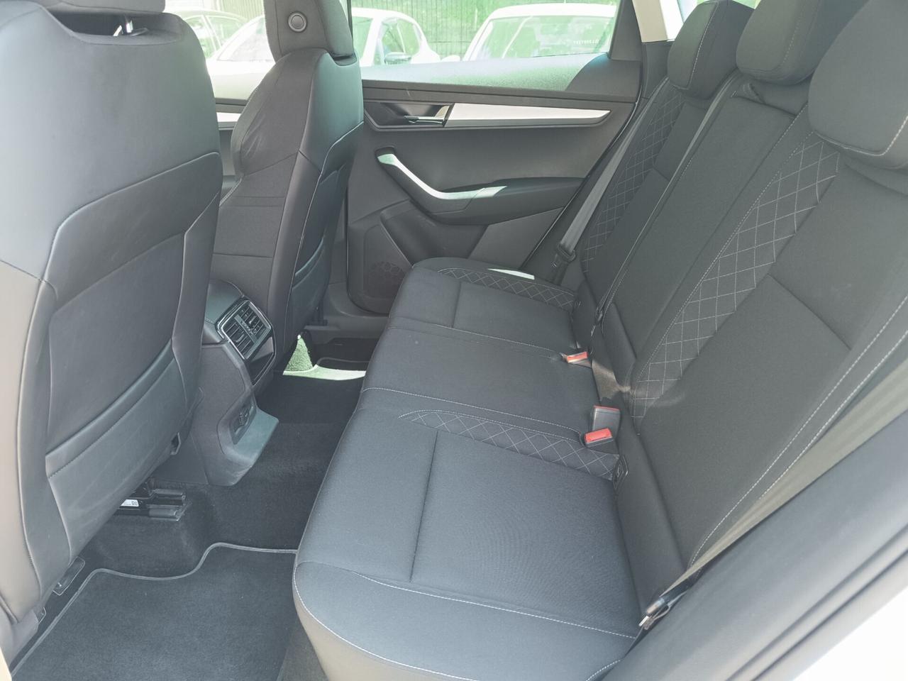 Skoda Karoq 1.6 TDI SCR DSG Executive NAVI, RETROCAMERA