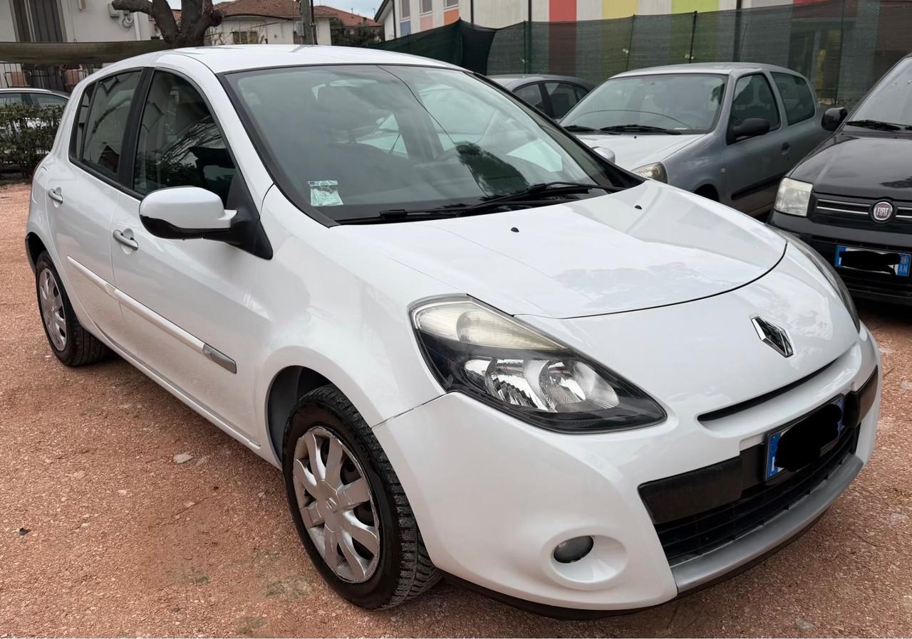 Renault Clio 1.2 16V 5 porte Dynamique