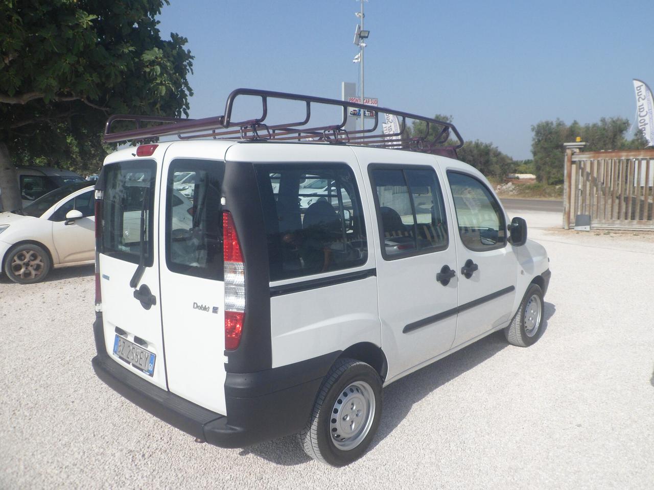 Fiat Doblo 5 posti autocarro