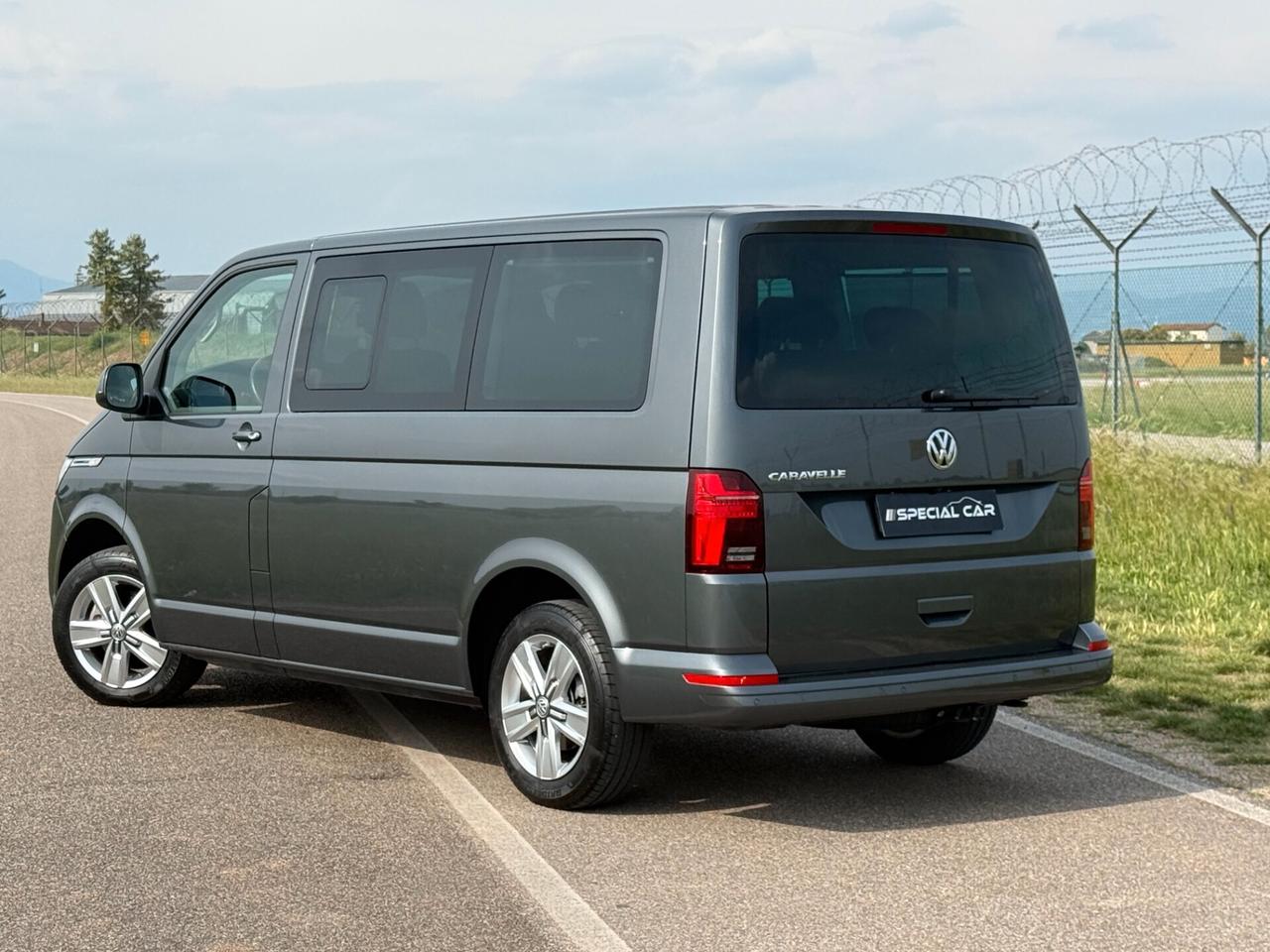 Volkswagen Caravelle 2.0 TDI 150CV DSG PC "NUOVO - 9 POSTI - 29000KM !!!"