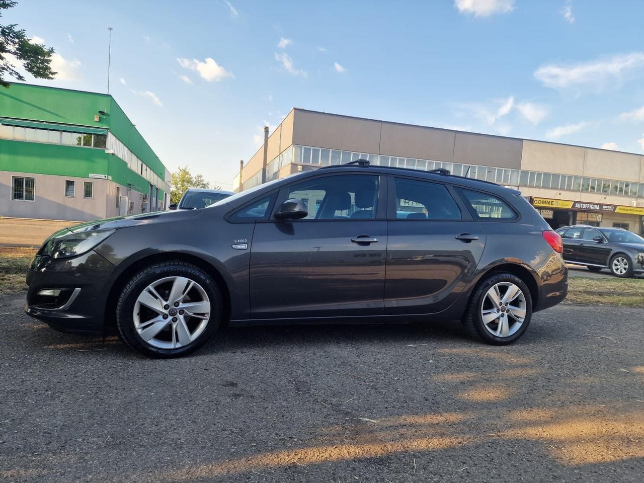 Opel Astra 1.4 Turbo 140CV Sports Tourer GPL Tech Cosmo