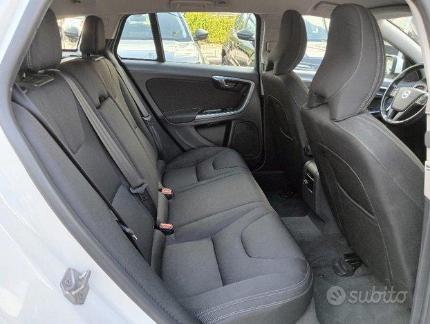 VOLVO V60 D2 1.6 Powershift Kinetic