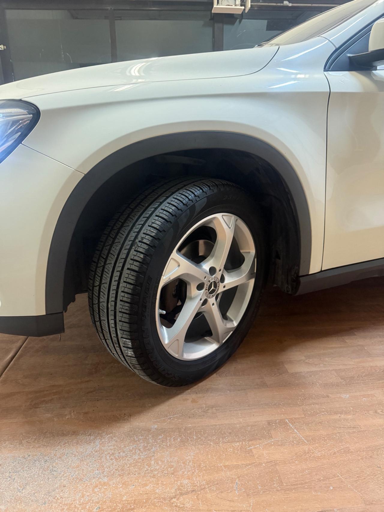 Mercedes-benz GLA 200 d Automatic Premium