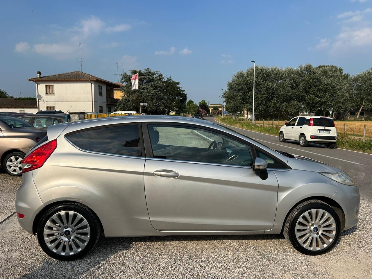 Ford Fiesta 1.2 82CV 3 porte Titanium
